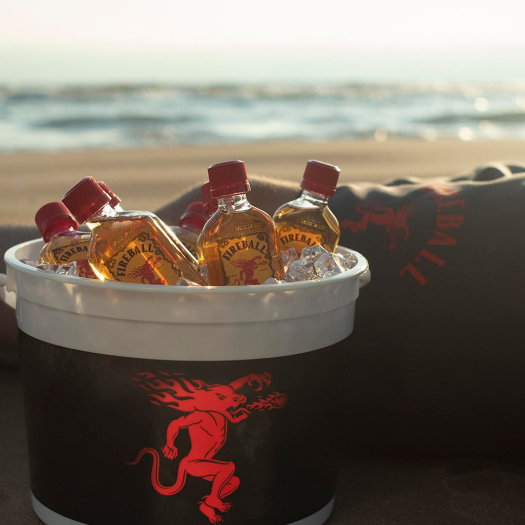 Miniatura Licor Fino de Canela e Whisky Fireball 50ml